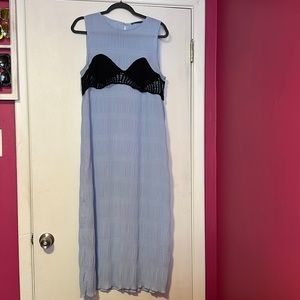 Crinkle dress with crochet bra